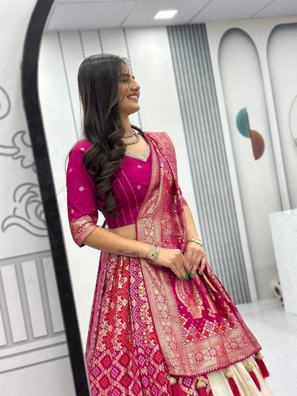 Special trending lengha& saree 👗💌*PC -143